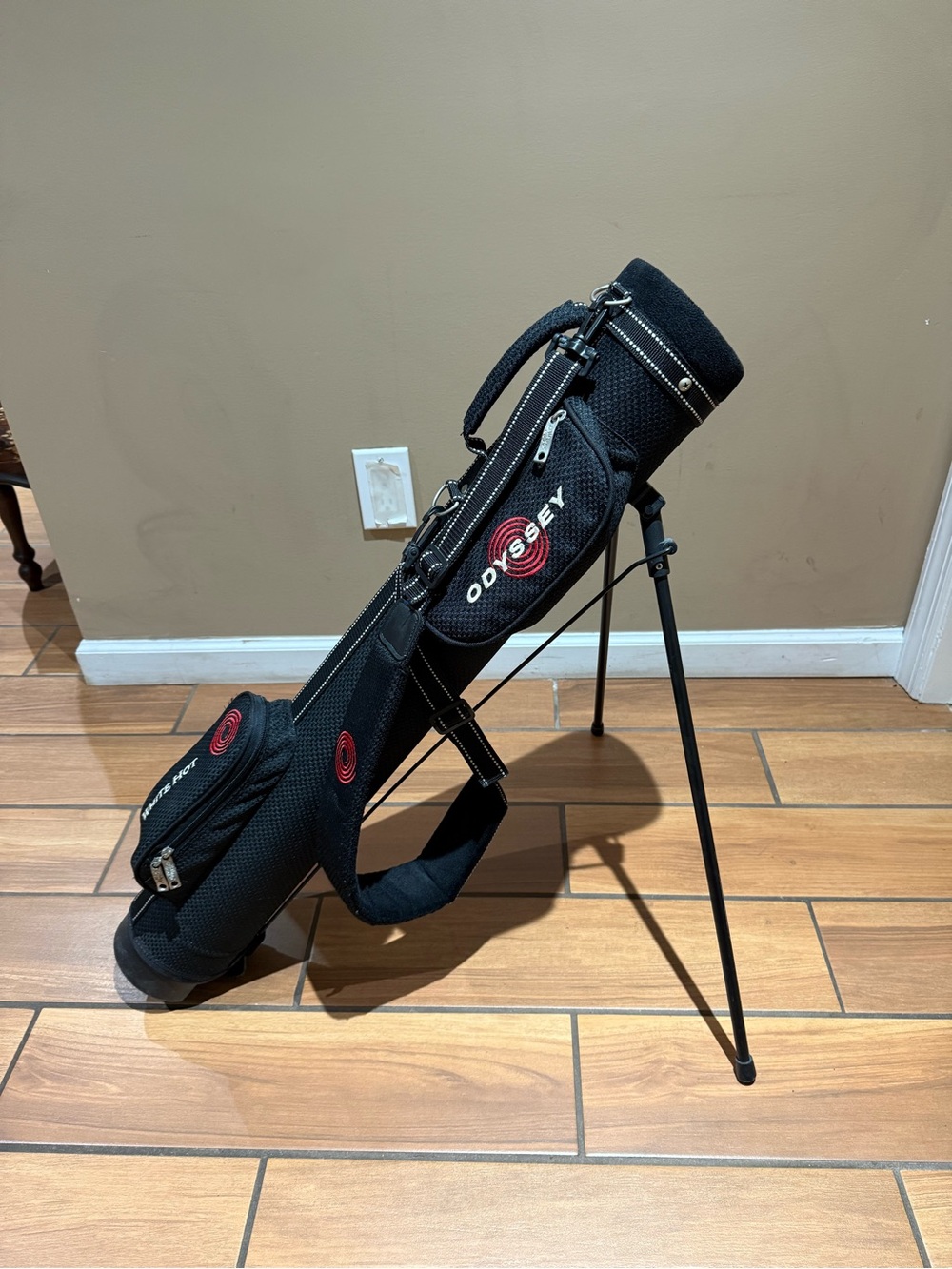 Odyssey par 3 Sunday golf stand bag